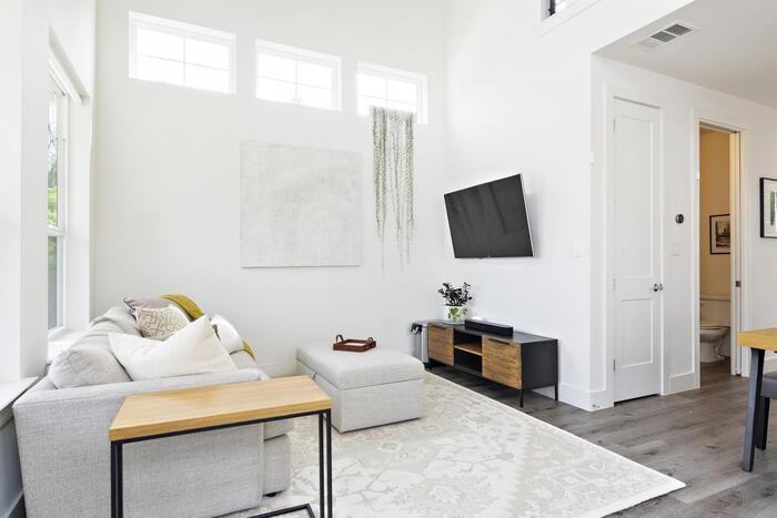 911 Stobaugh St #2 - Photo 3 of 23