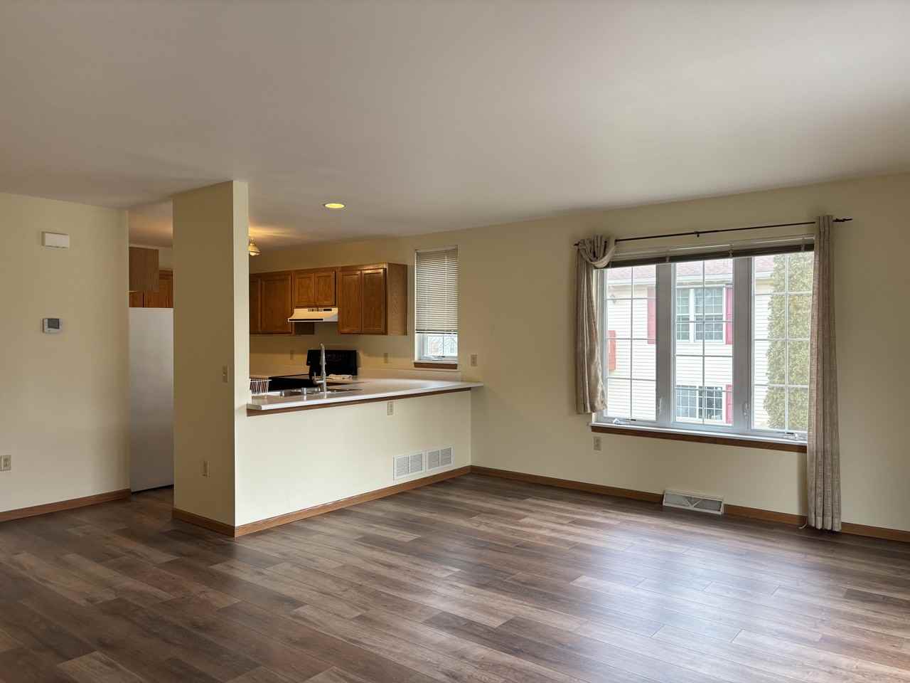 756 Saint John St #756 - Photo 4 of 25