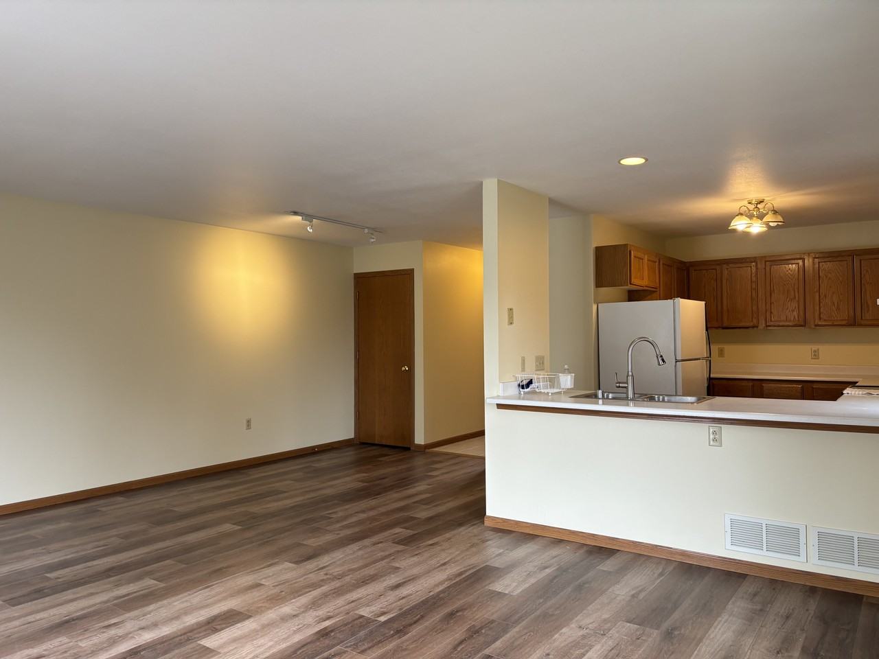 756 Saint John St #756 - Photo 5 of 25