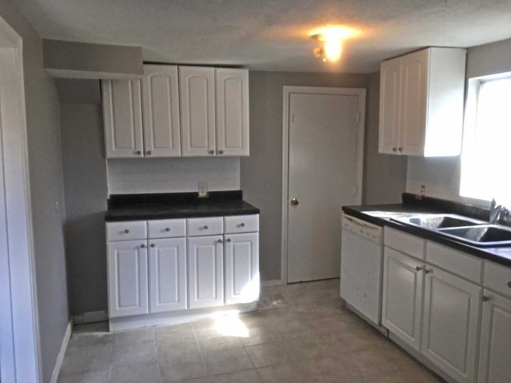 55 Maverick St #55 - Photo 3 of 12