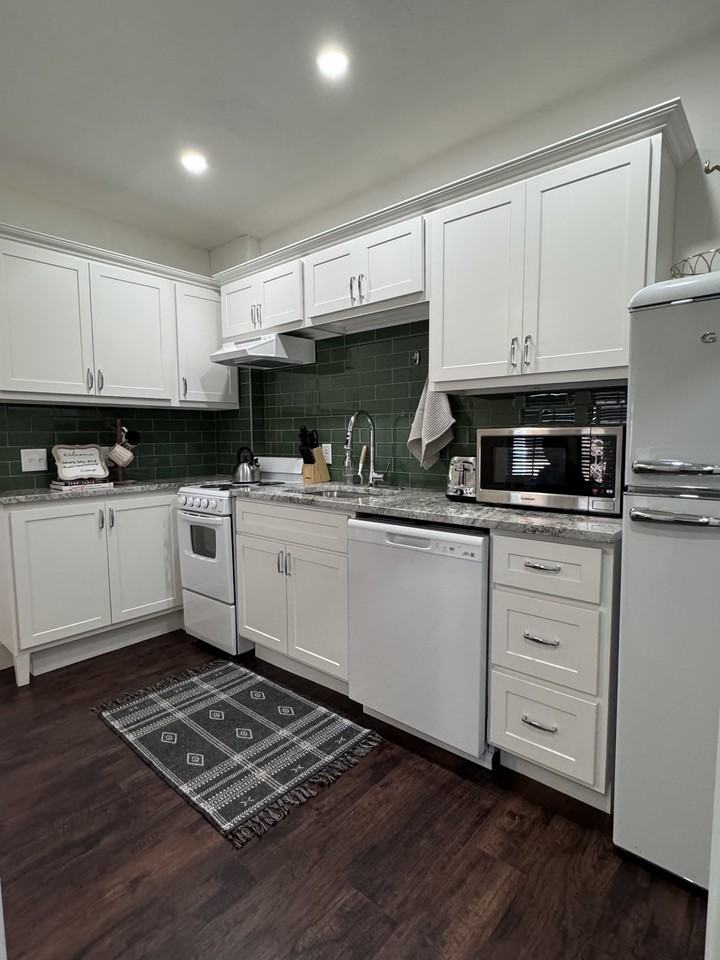 2409 N Robinson Ave #D - Photo 3 of 21