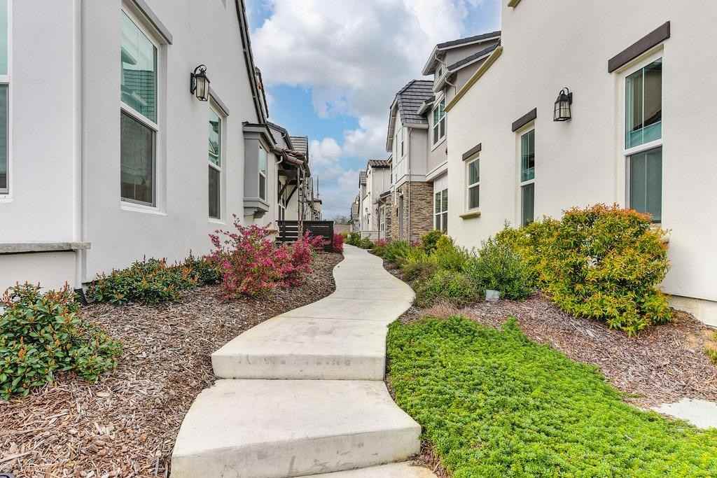 2355 Jay King Walk #NA - Photo 3 of 27