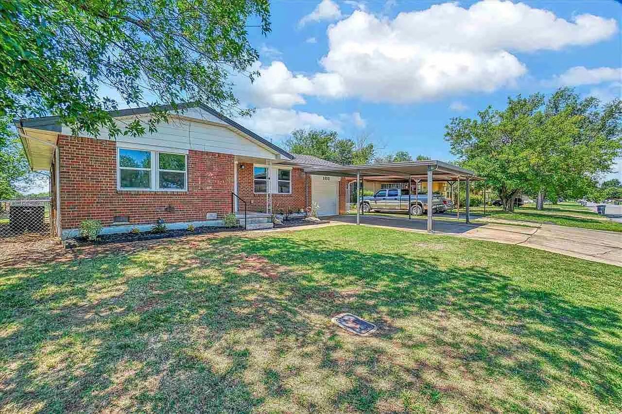 100 Sw 45th St #NA - Photo 2 of 25