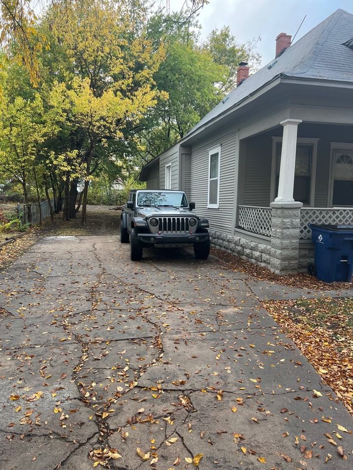 1421 S Main St #NA - Photo 2 of 8