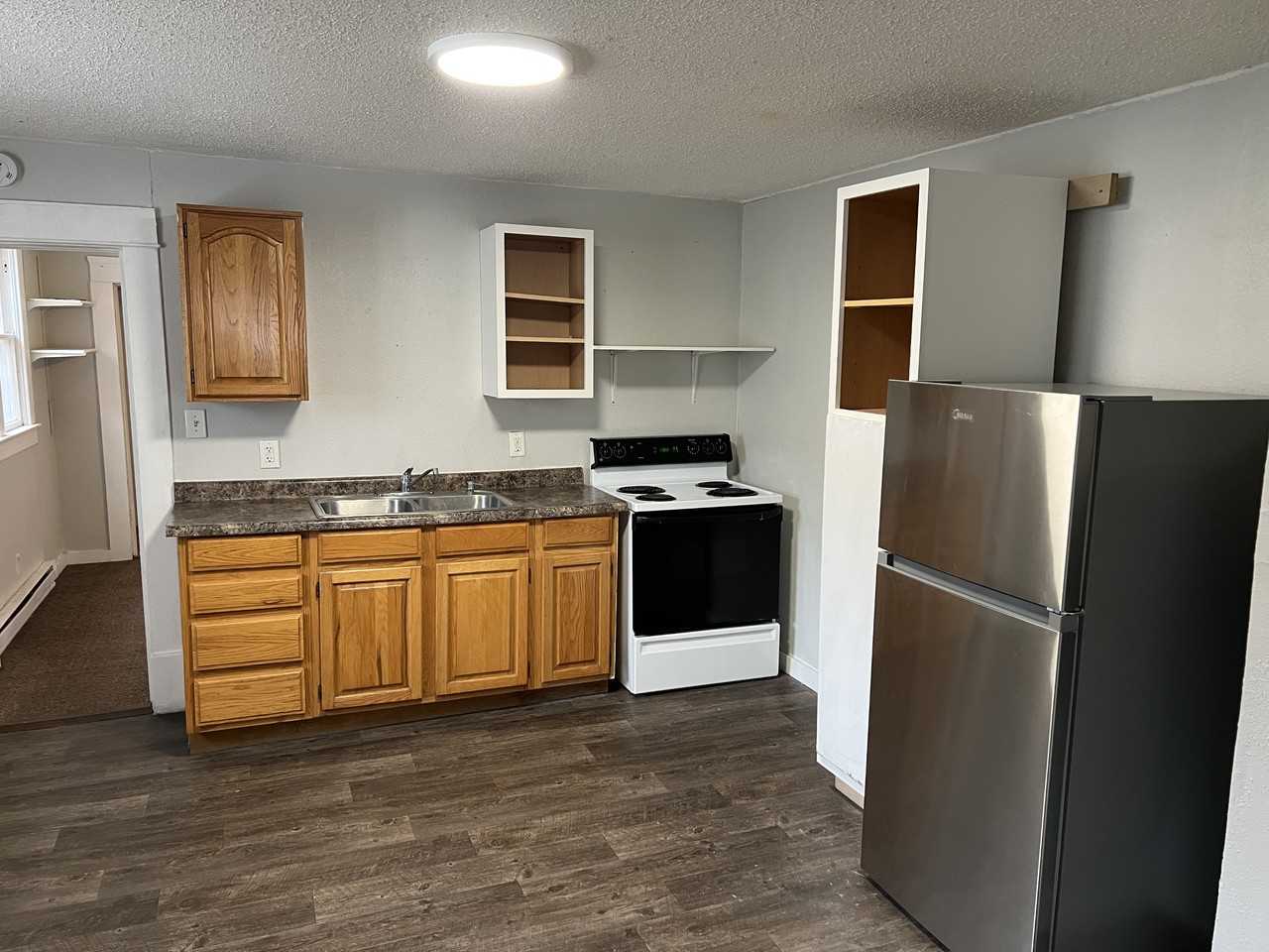 1421 S Main St #NA - Photo 5 of 8