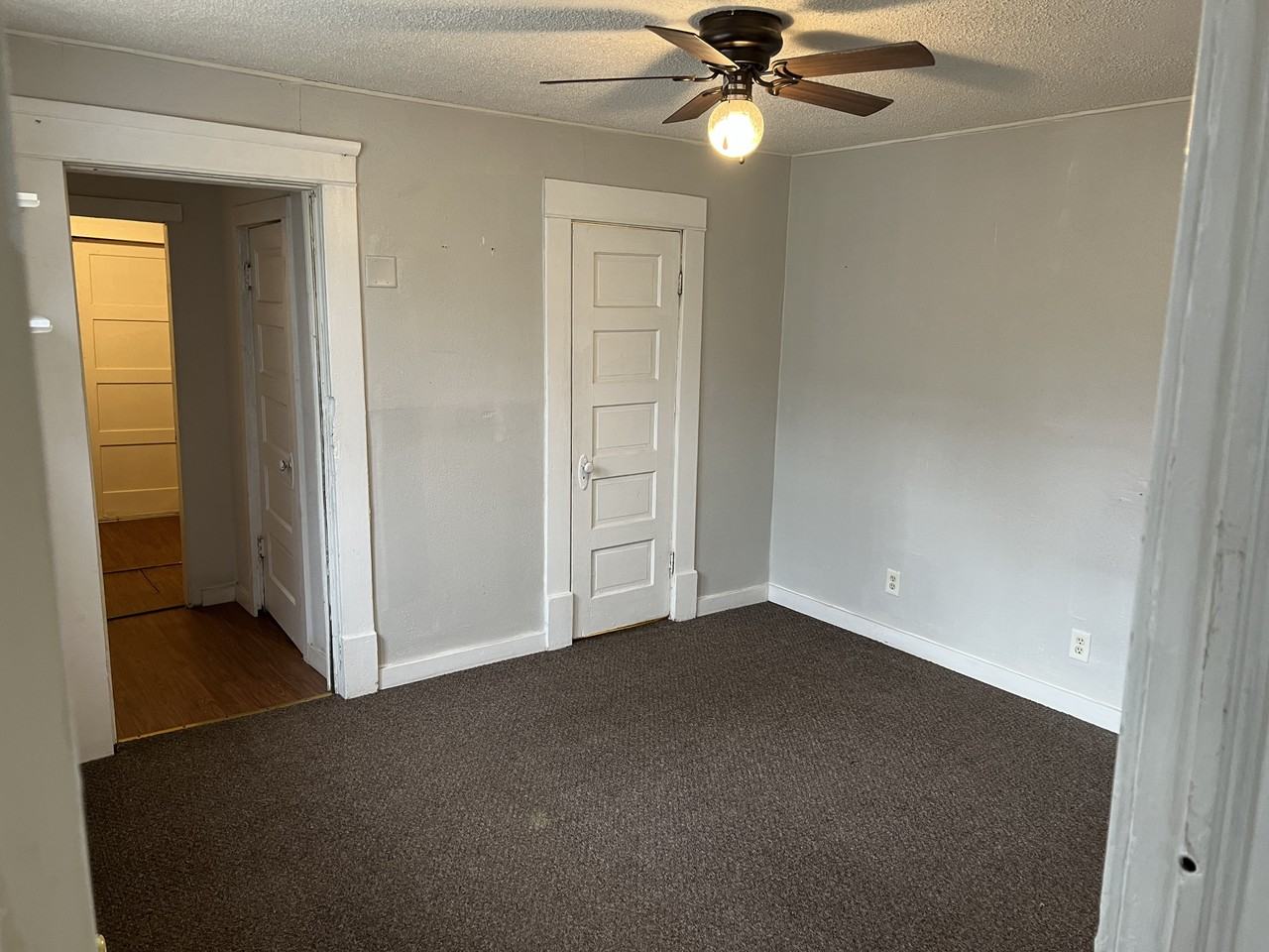 1421 S Main St #NA - Photo 6 of 8