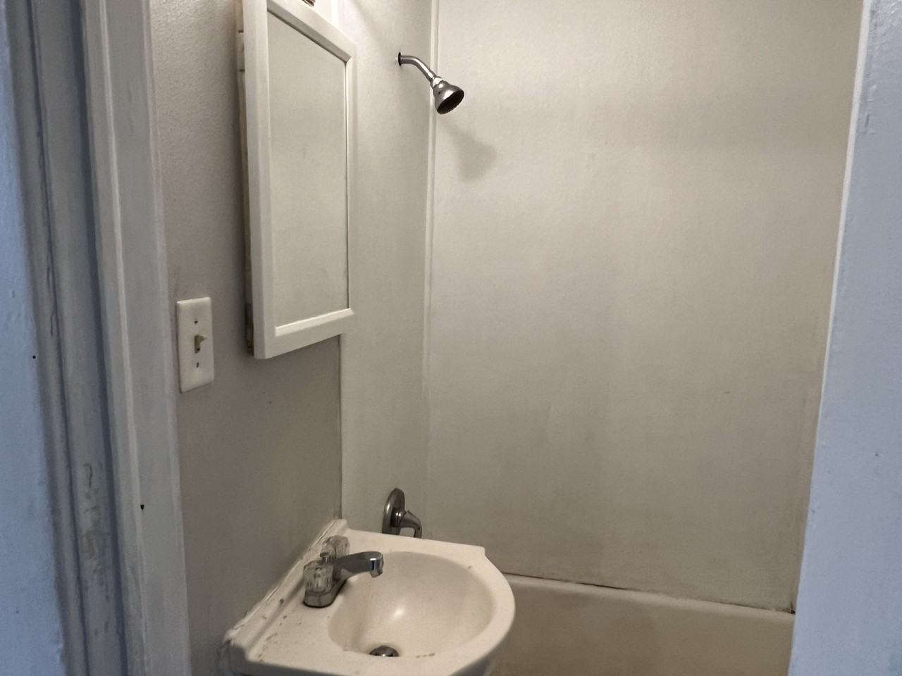 1421 S Main St #NA - Photo 7 of 8