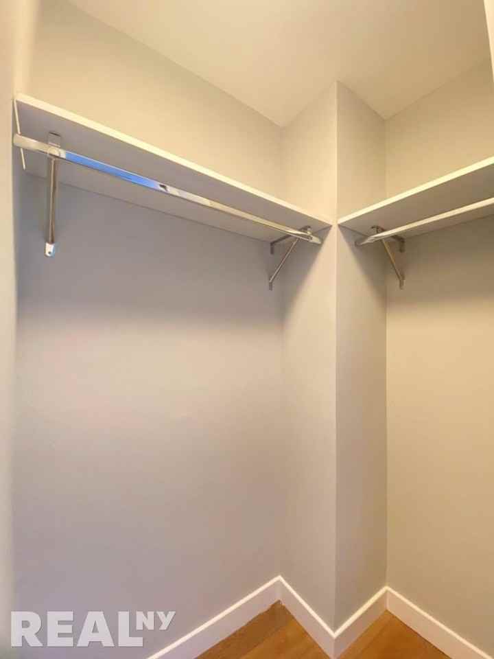 W 43rd St #11L - Photo 3 of 12