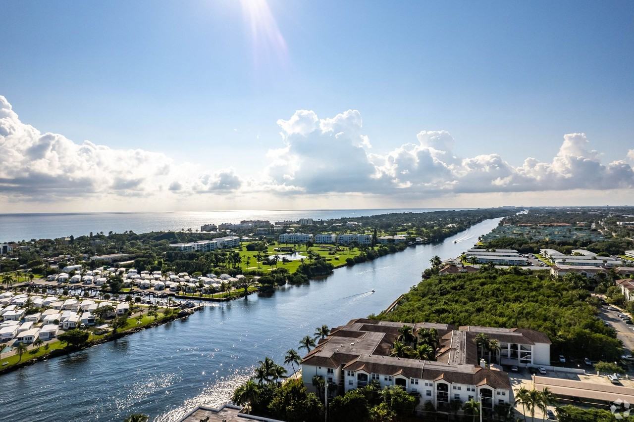 Villas of Boynton Beach - Photo 6 of 7