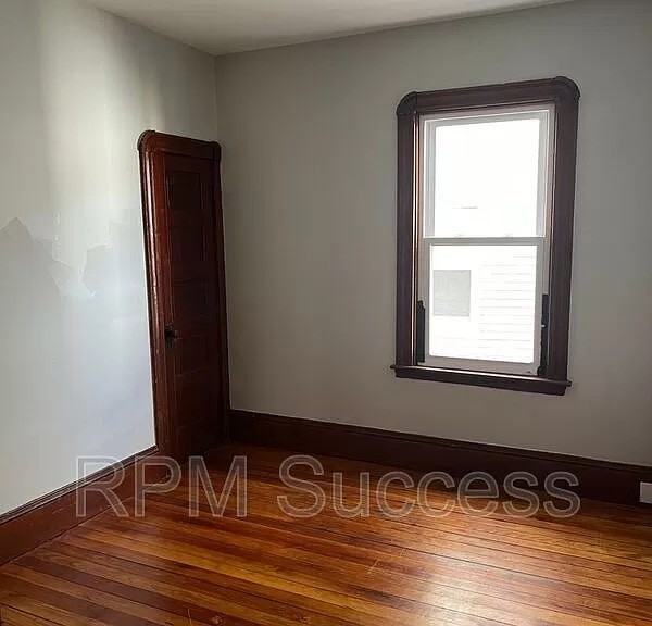 566 Summer Street ##2 - Photo 2 of 9