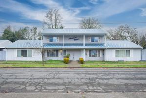 featured image of 153 E Ash St