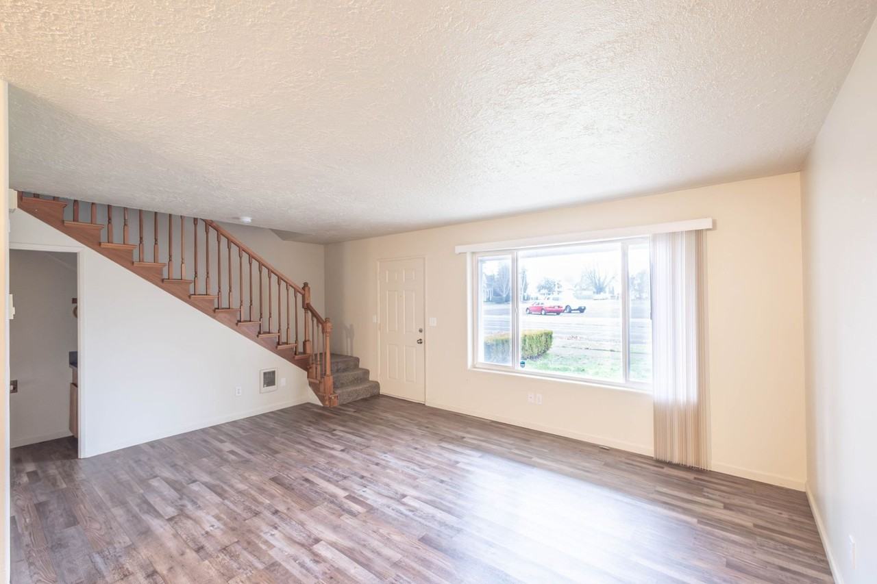 153 E Ash St - Photo 3 of 11