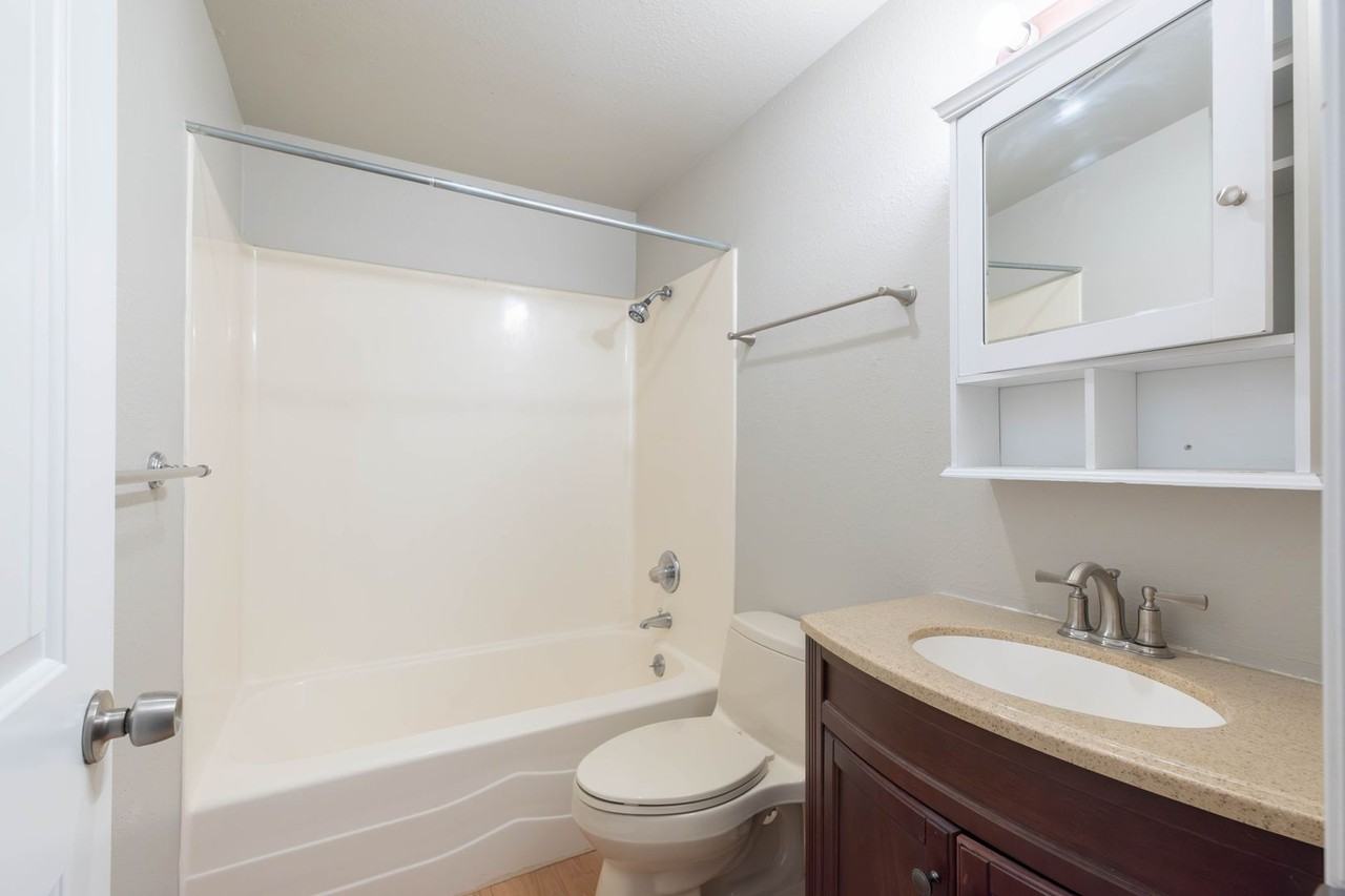 177 W C St #8 - Photo 7 of 22