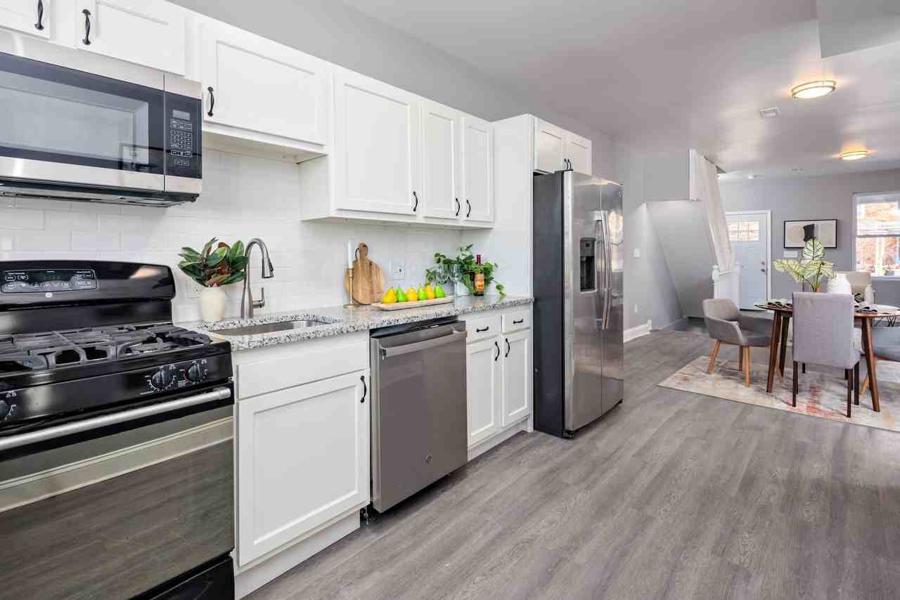 2726 Beryl Ave - Photo 2 of 15