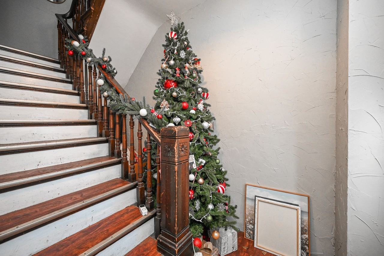 233 Atkinson St - Photo 2 of 21