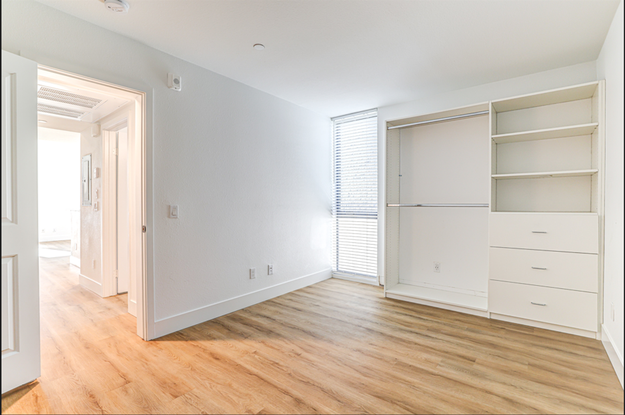 7606 Girard Avenue - Photo 6 of 9