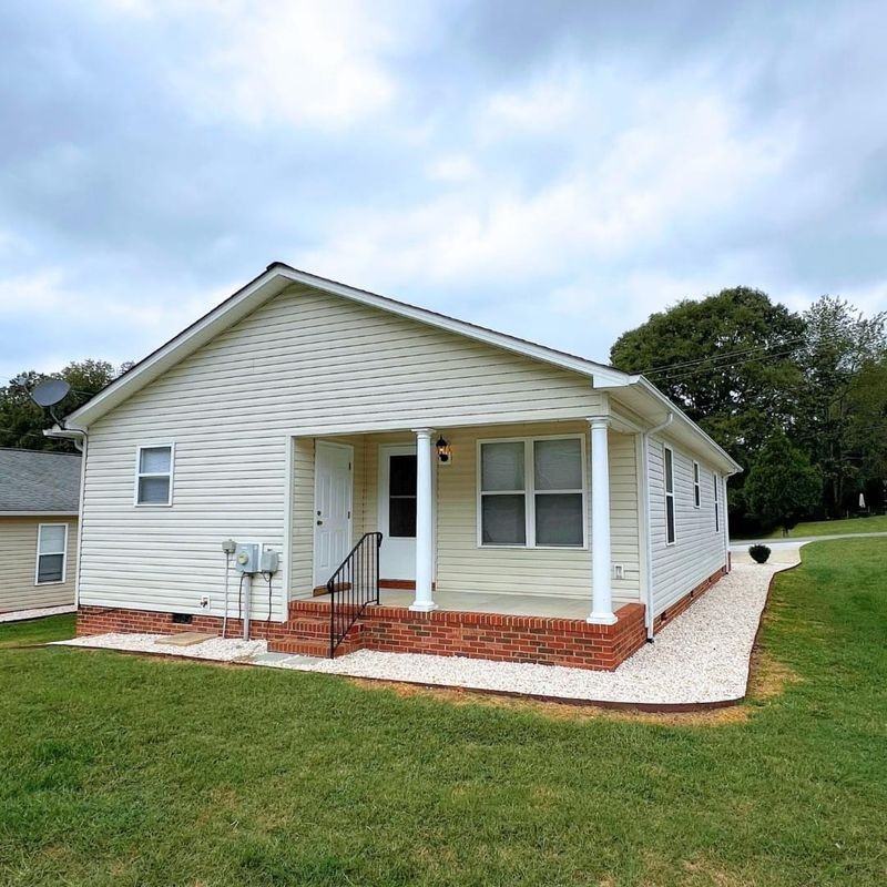 202 Williams St - Photo 2 of 11