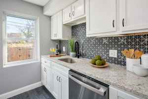 featured image of 3625 Everett St #3