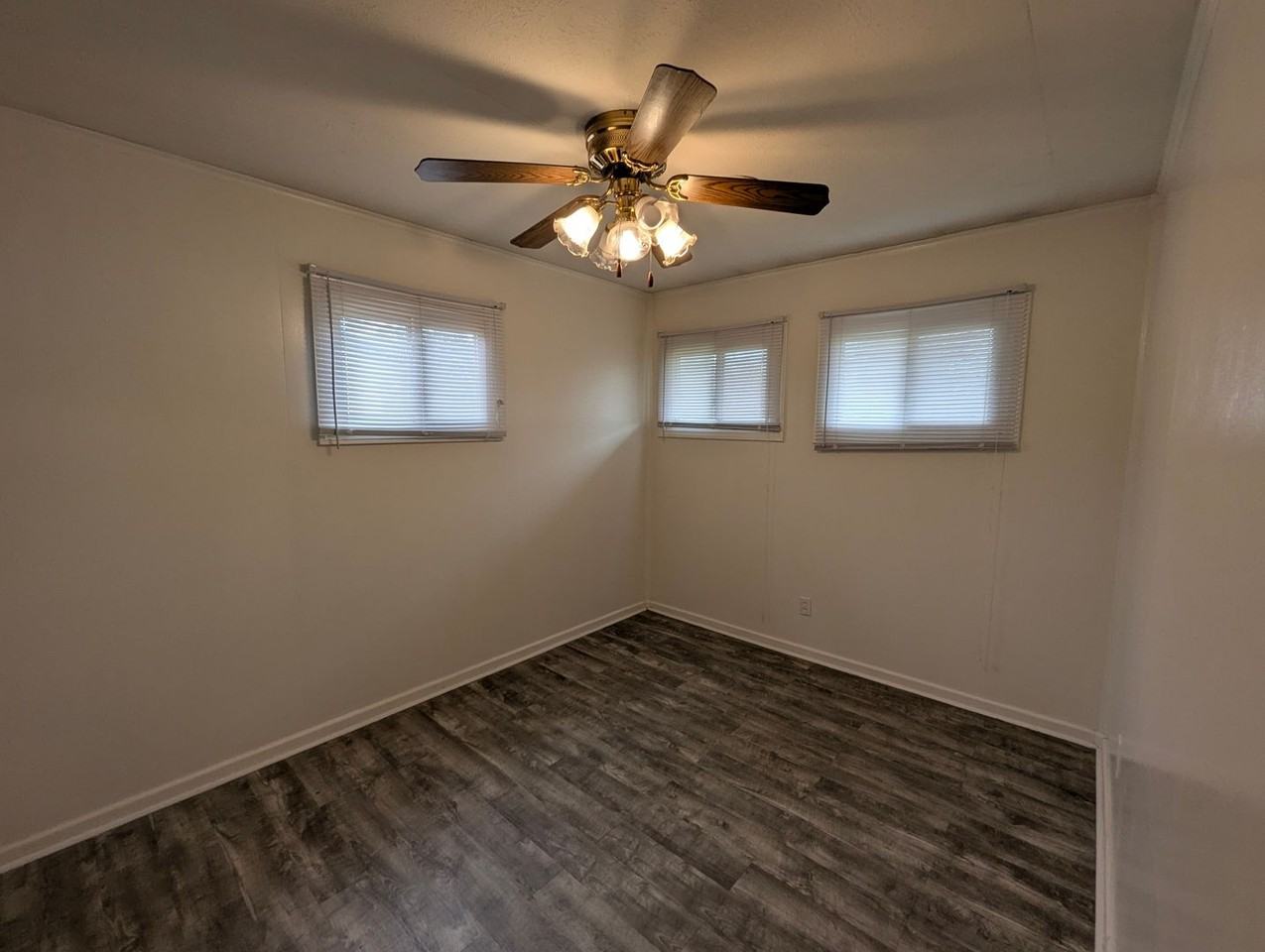 308 Marian Dr - Photo 3 of 7