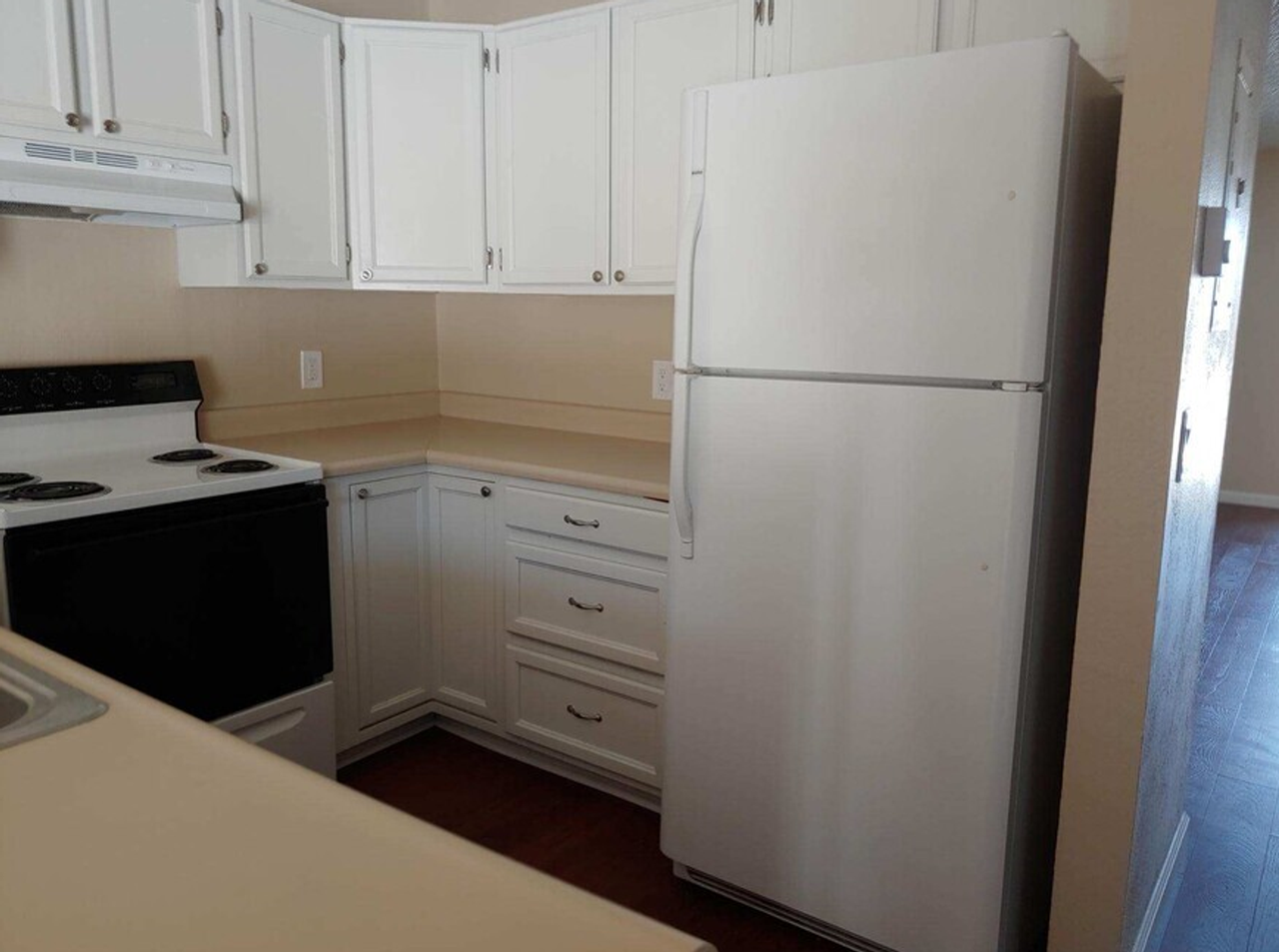 303 Meadow Ln - Photo 2 of 17