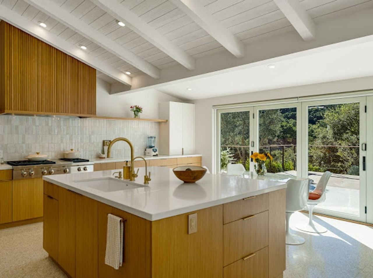 1057 Monte Dr - Photo 3 of 19