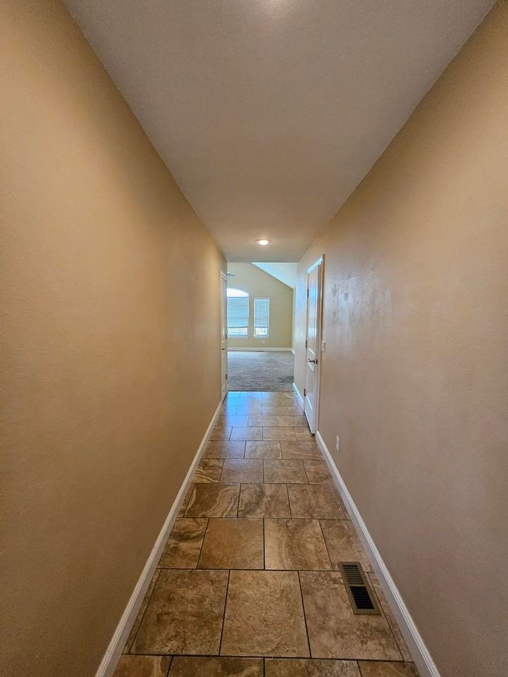 2615 S Jackson Ave - Photo 7 of 19