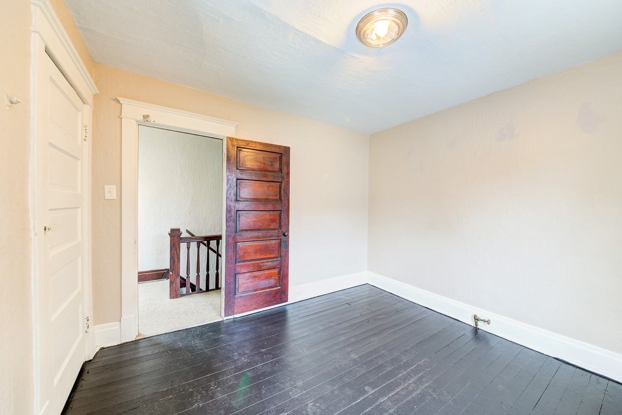 2407 Salisbury St - Photo 2 of 29