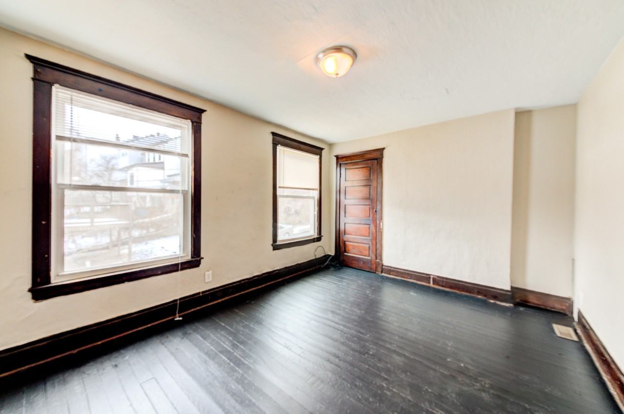 2407 Salisbury St - Photo 3 of 29