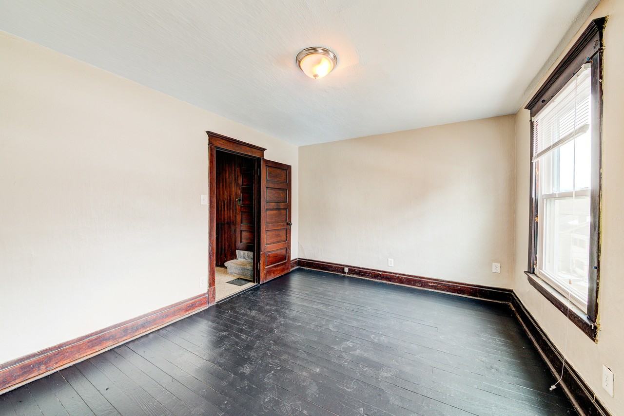 2407 Salisbury St - Photo 7 of 29