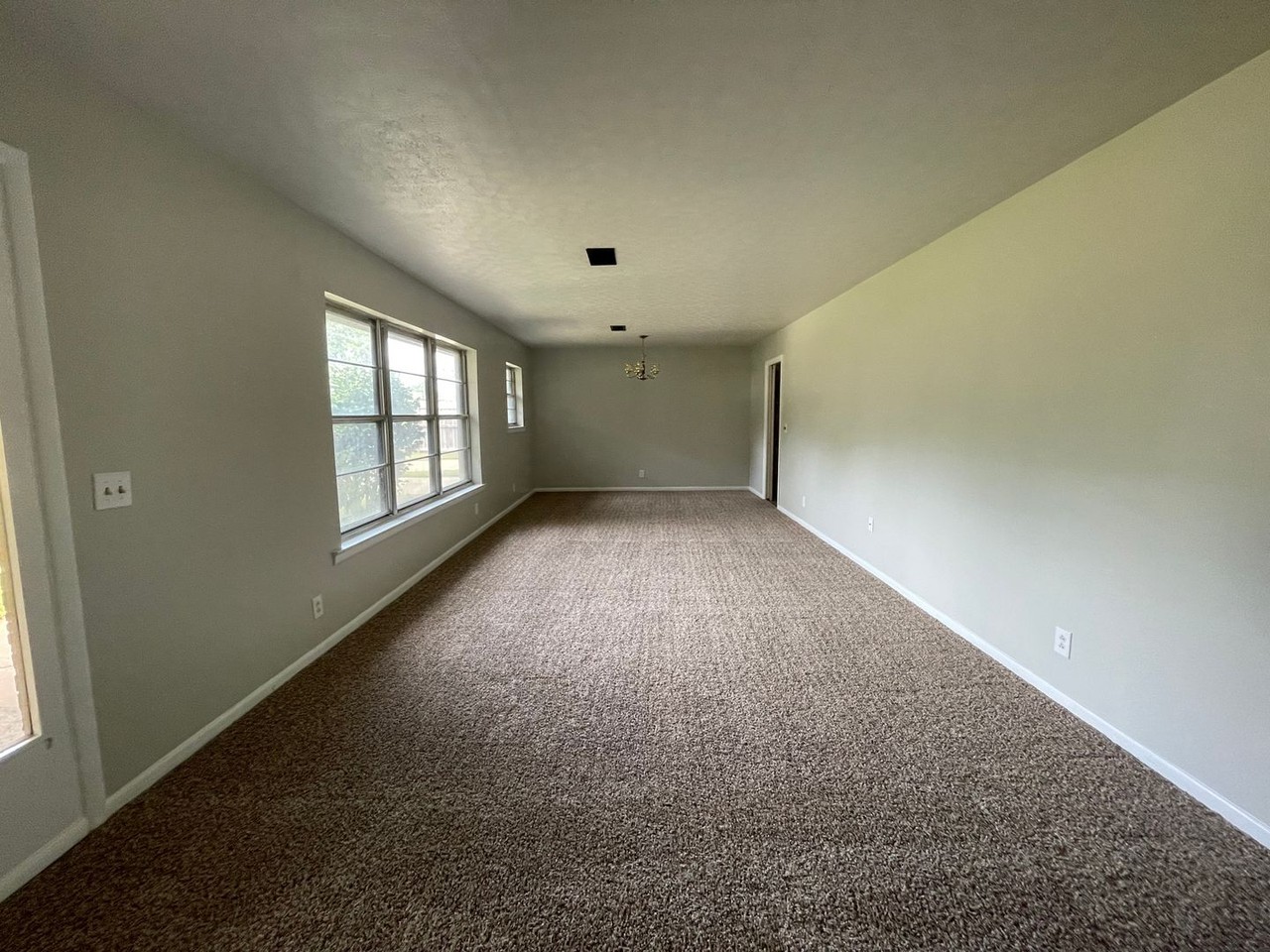 114 Kinnon Dr - Photo 4 of 31