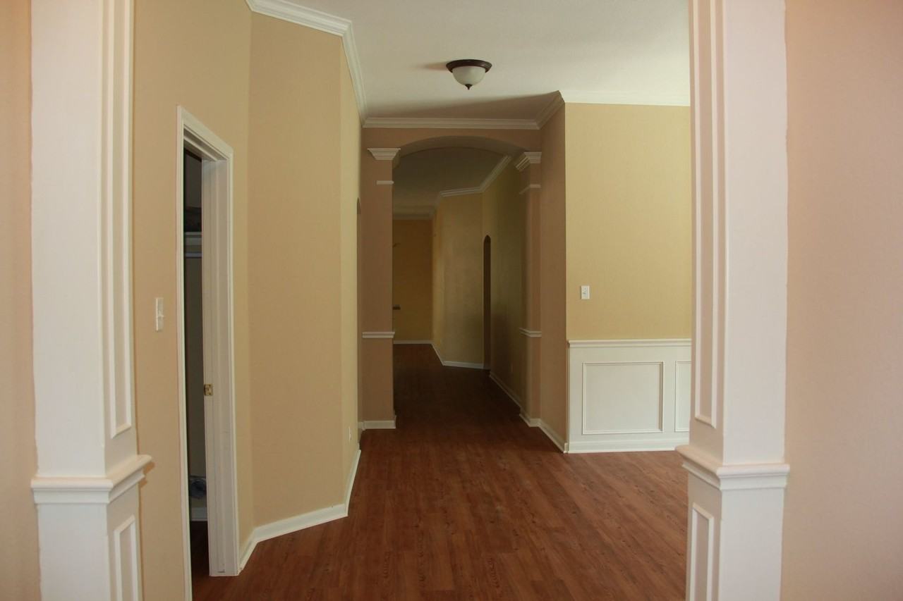 3828 Noe Ln - Photo 3 of 20