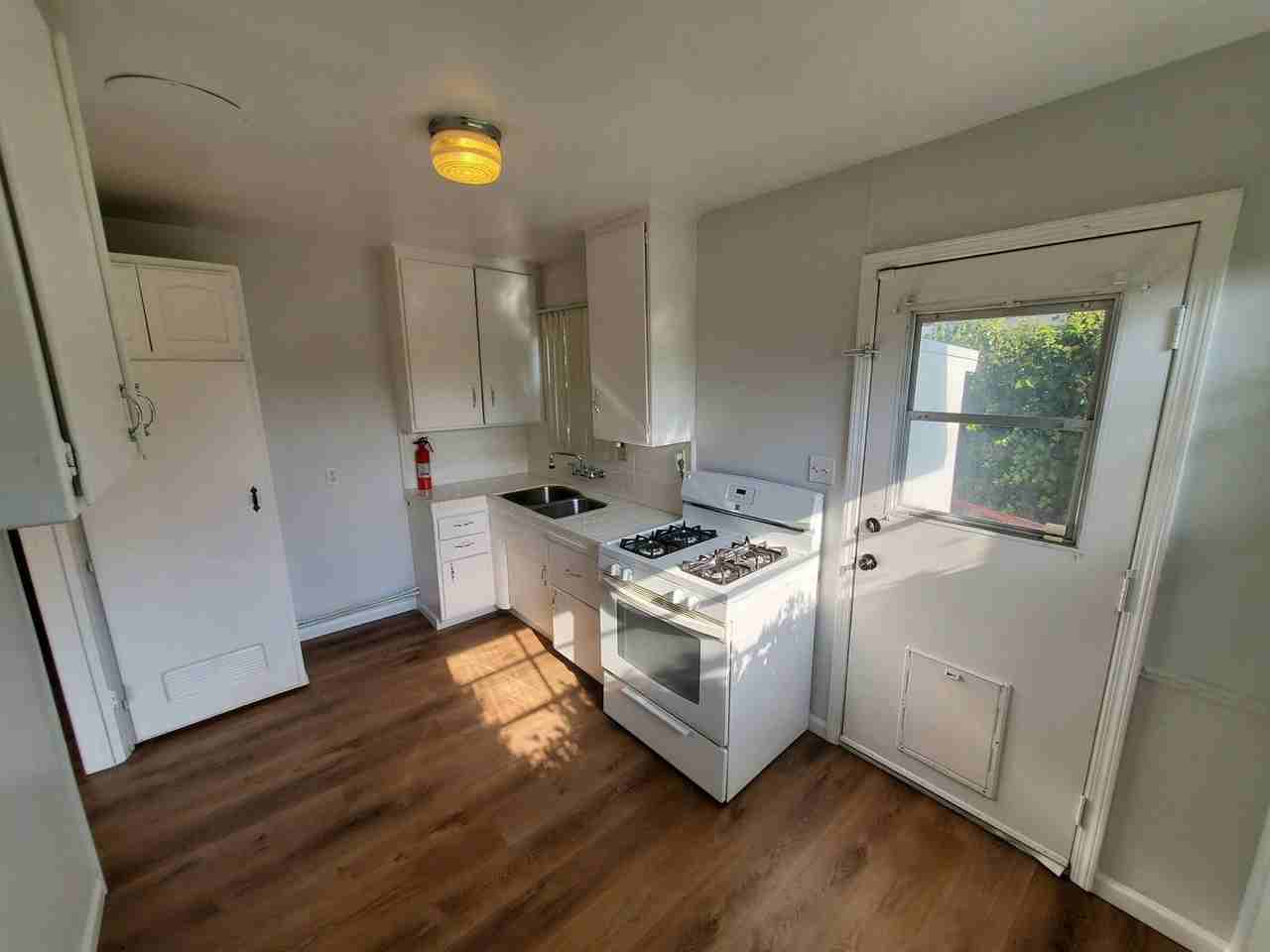 625 W Leeside St - Photo 6 of 13