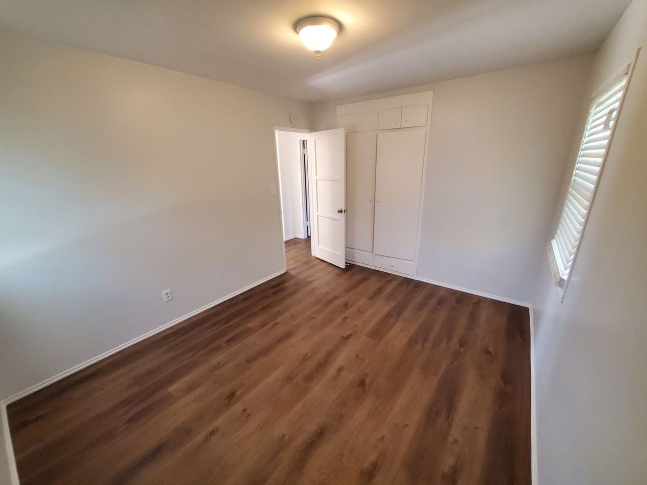 625 W Leeside St - Photo 7 of 13