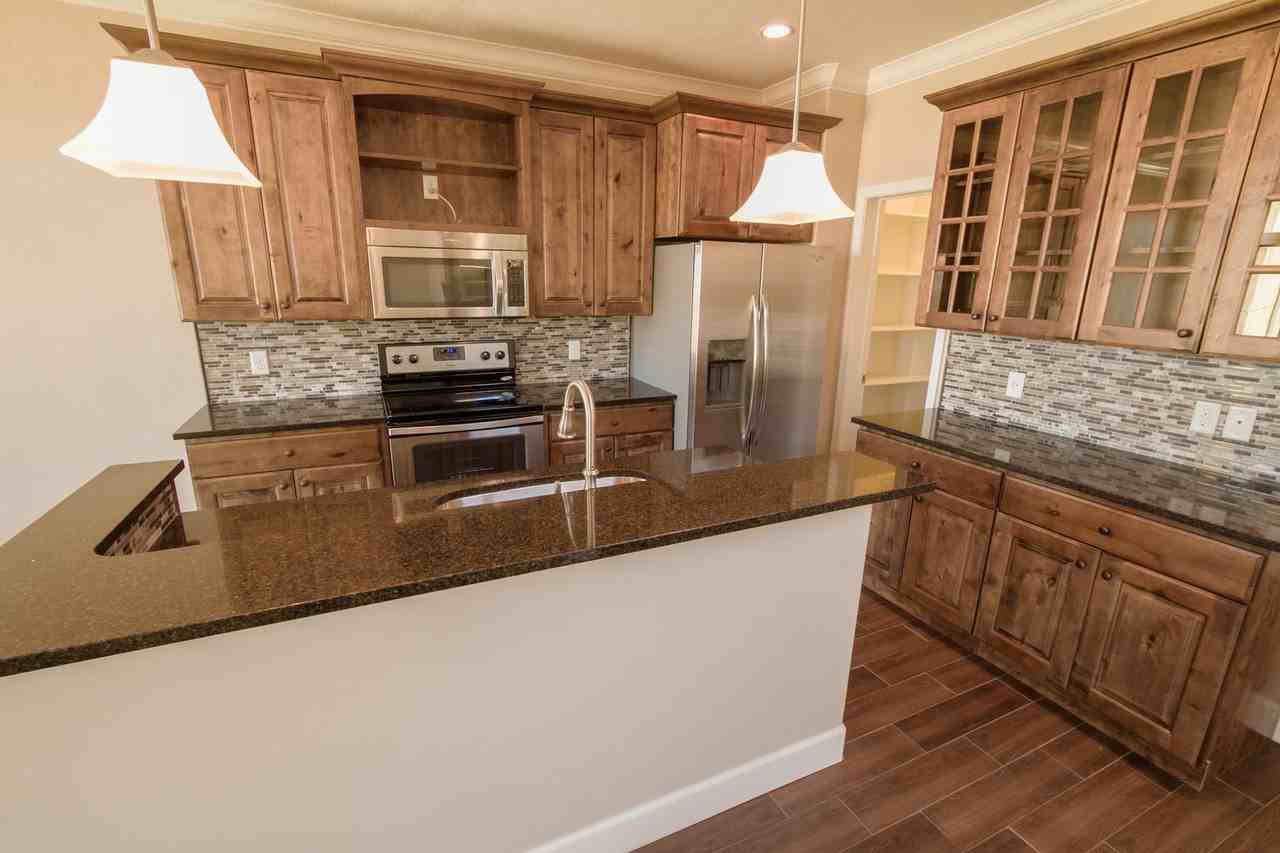 979 N 995 W - Photo 2 of 22