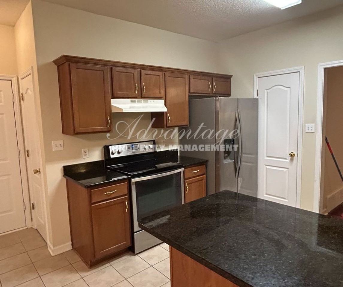 9326 S Fairmont Cir - Photo 4 of 17