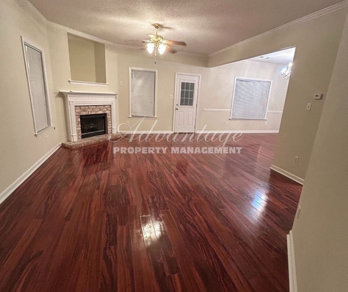 9326 S Fairmont Cir - Photo 5 of 17