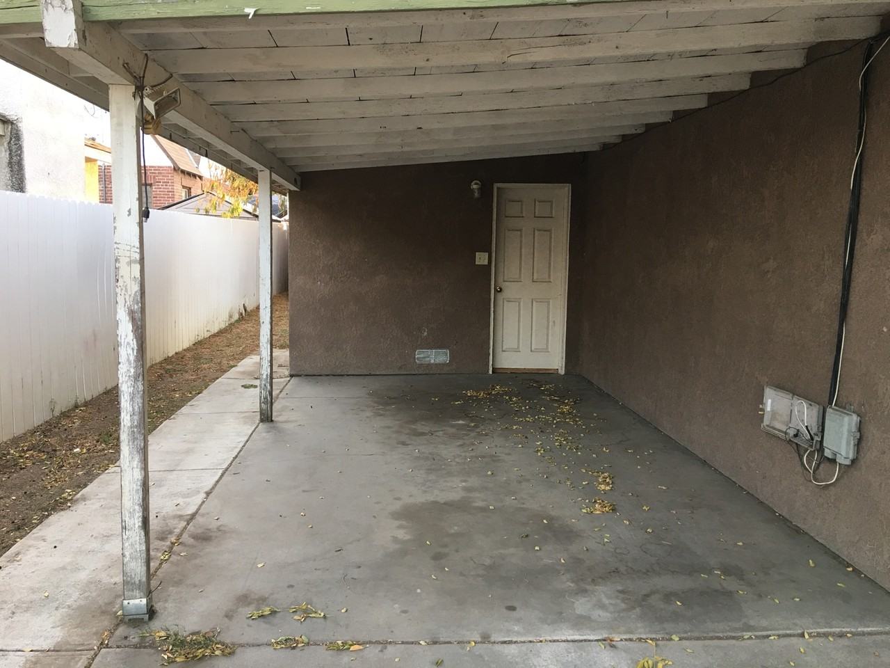 409 1/2 N H St - Photo 2 of 2