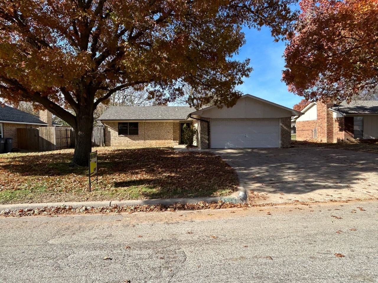 2304 Nw 75th St - Photo 2 of 31