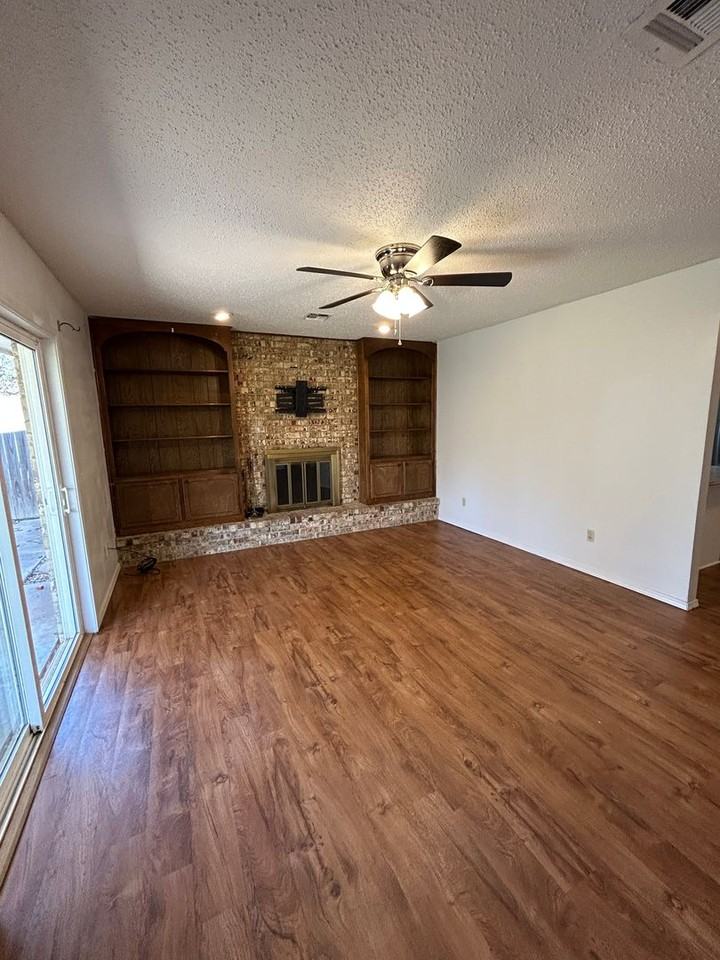 2304 Nw 75th St - Photo 6 of 31