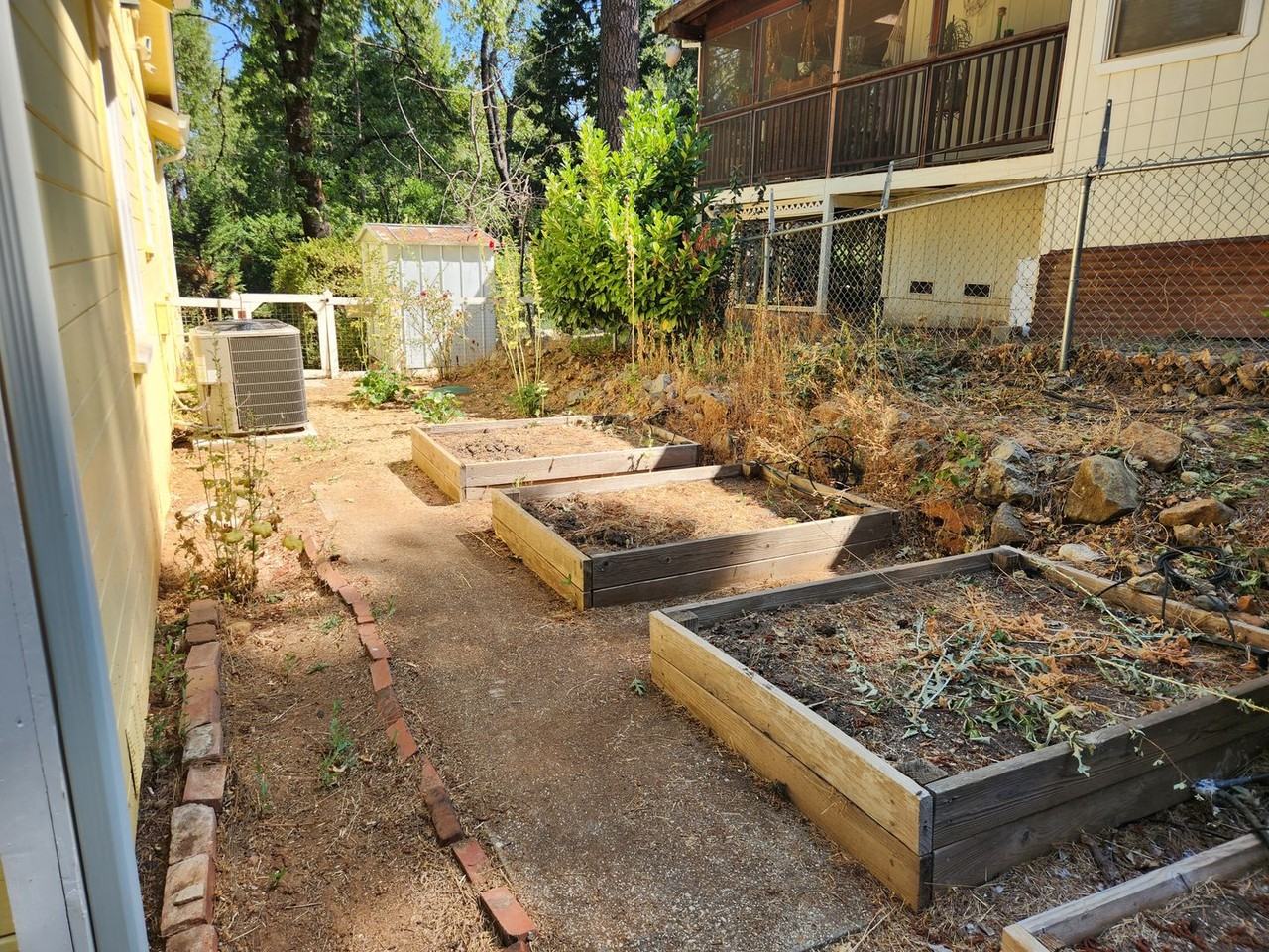 10889 Gold Hill Dr - Photo 3 of 23