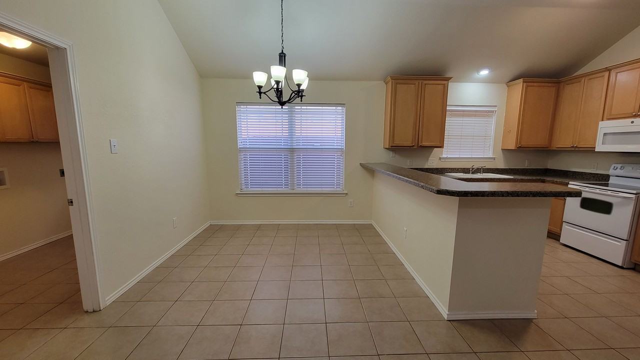 10820 Detroit Ave - Photo 7 of 22