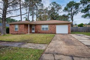 823 Meadow Ln - Photo 1 of 1