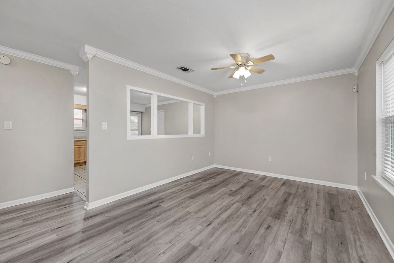 823 Meadow Ln - Photo 5 of 23
