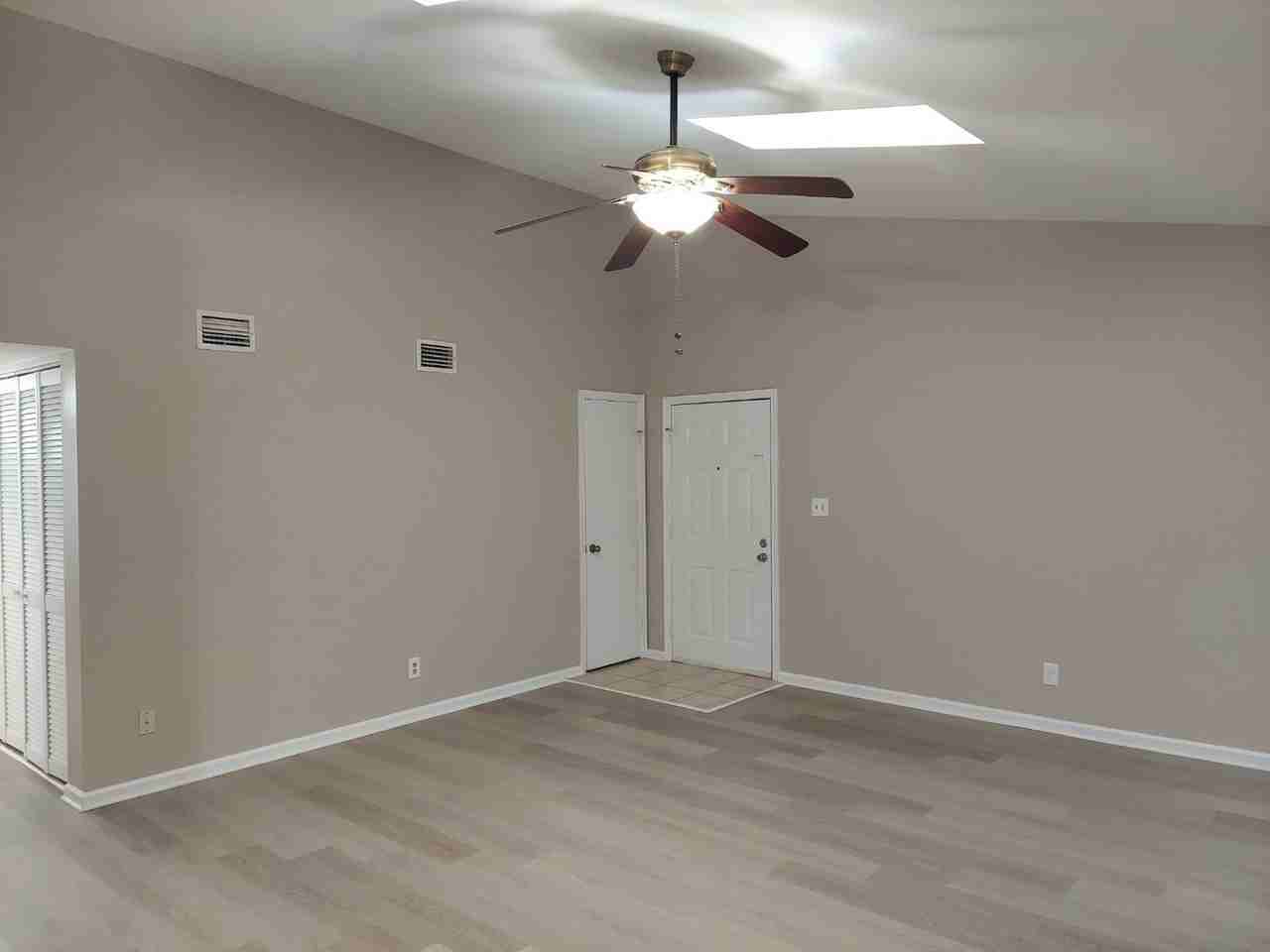 1420 Deerpond Ln - Photo 2 of 12