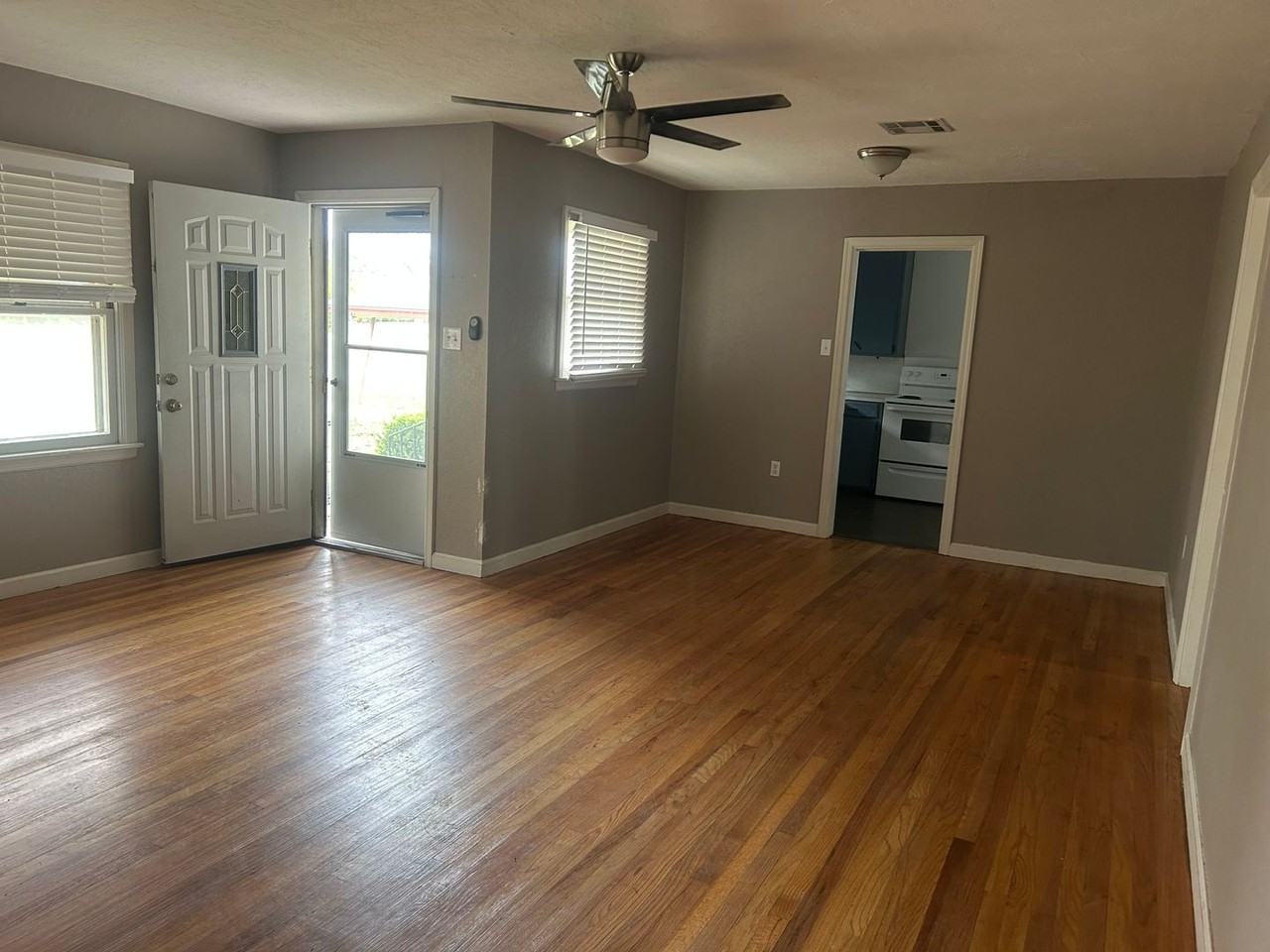 2106 Nw Bell Ave - Photo 2 of 2
