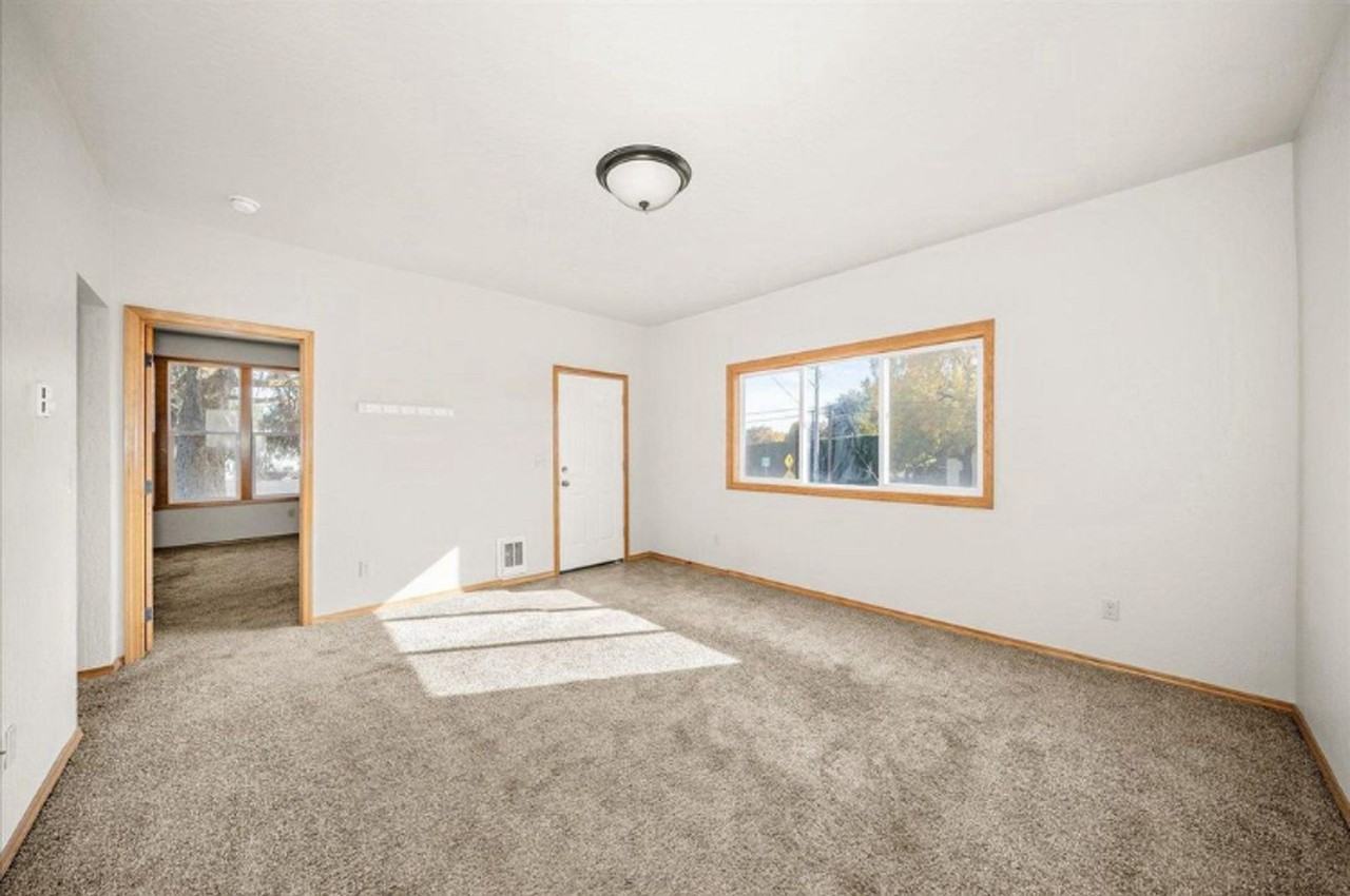 204 W 4th St - Photo 2 of 14