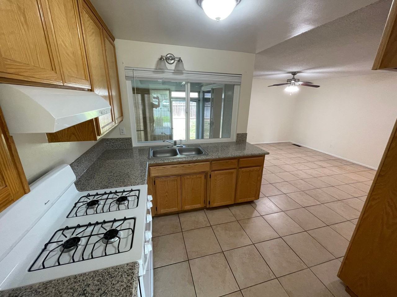 2701 Campbell Ln - Photo 5 of 29