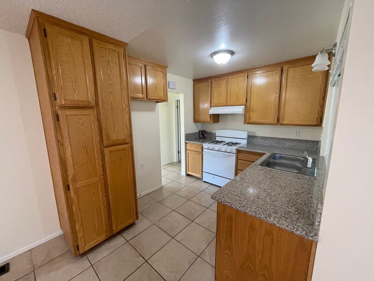 2701 Campbell Ln - Photo 7 of 29