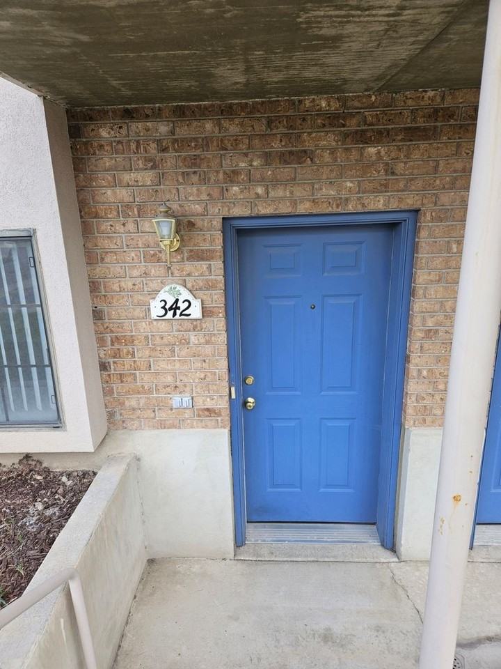 351 W 620 N - Photo 2 of 12