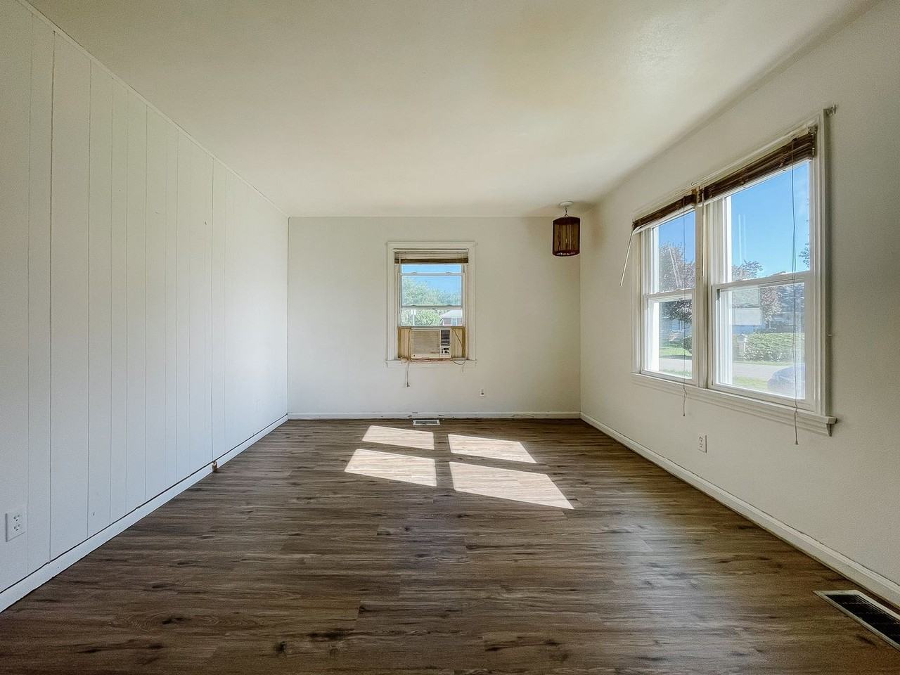 1215 S Fullhart Dr - Photo 3 of 26